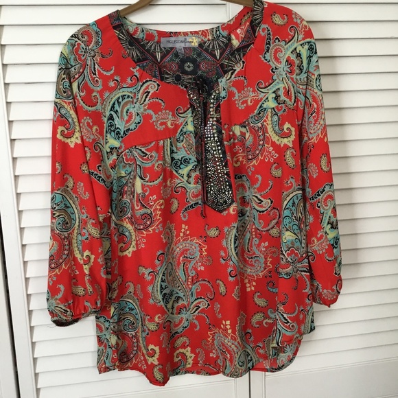 Figueroa and flower Petite Woman’s Top - Picture 1 of 7